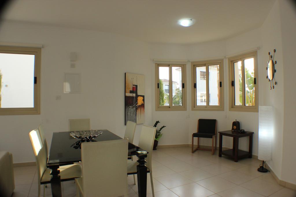 פרוטאראס Palm Tree Villas מראה חיצוני תמונה