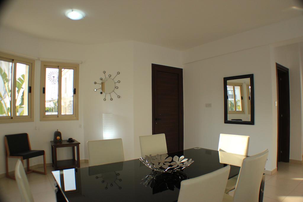 פרוטאראס Palm Tree Villas מראה חיצוני תמונה
