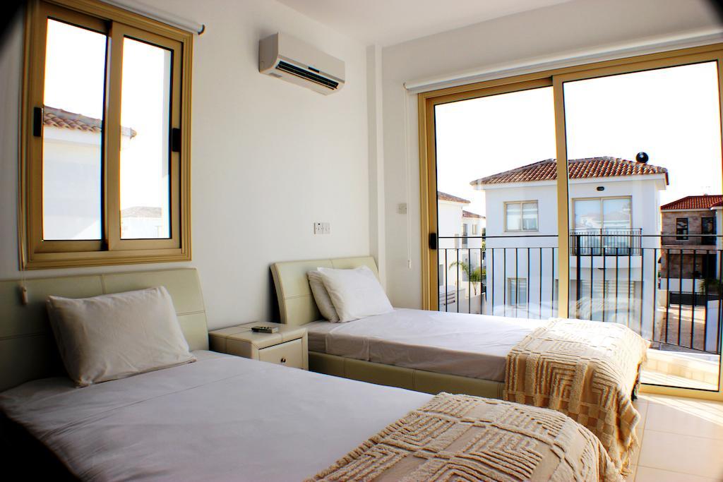 פרוטאראס Palm Tree Villas מראה חיצוני תמונה
